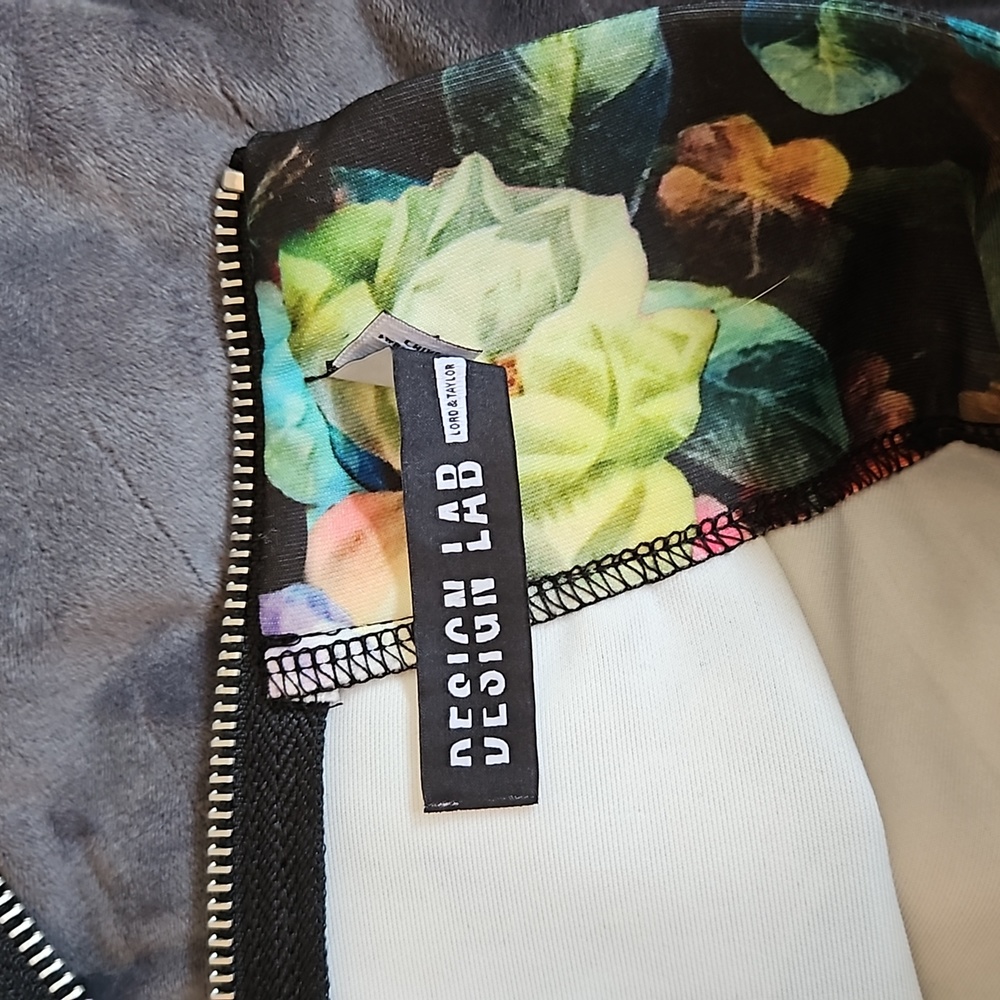 Design Lab skirt. - Picture 3 of 4